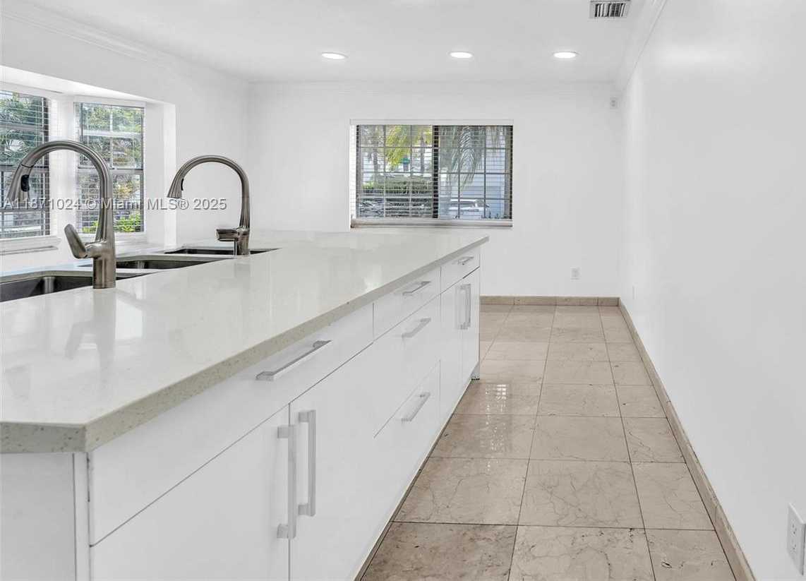 Small Image of 20645 NORTH EAST 25TH PL, Miami Number 25