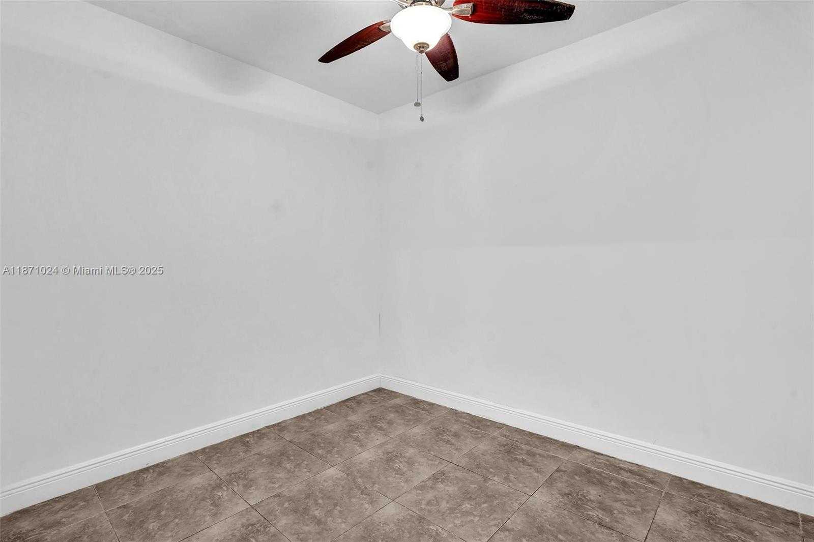 Small Image of 20645 NORTH EAST 25TH PL, Miami Number 29