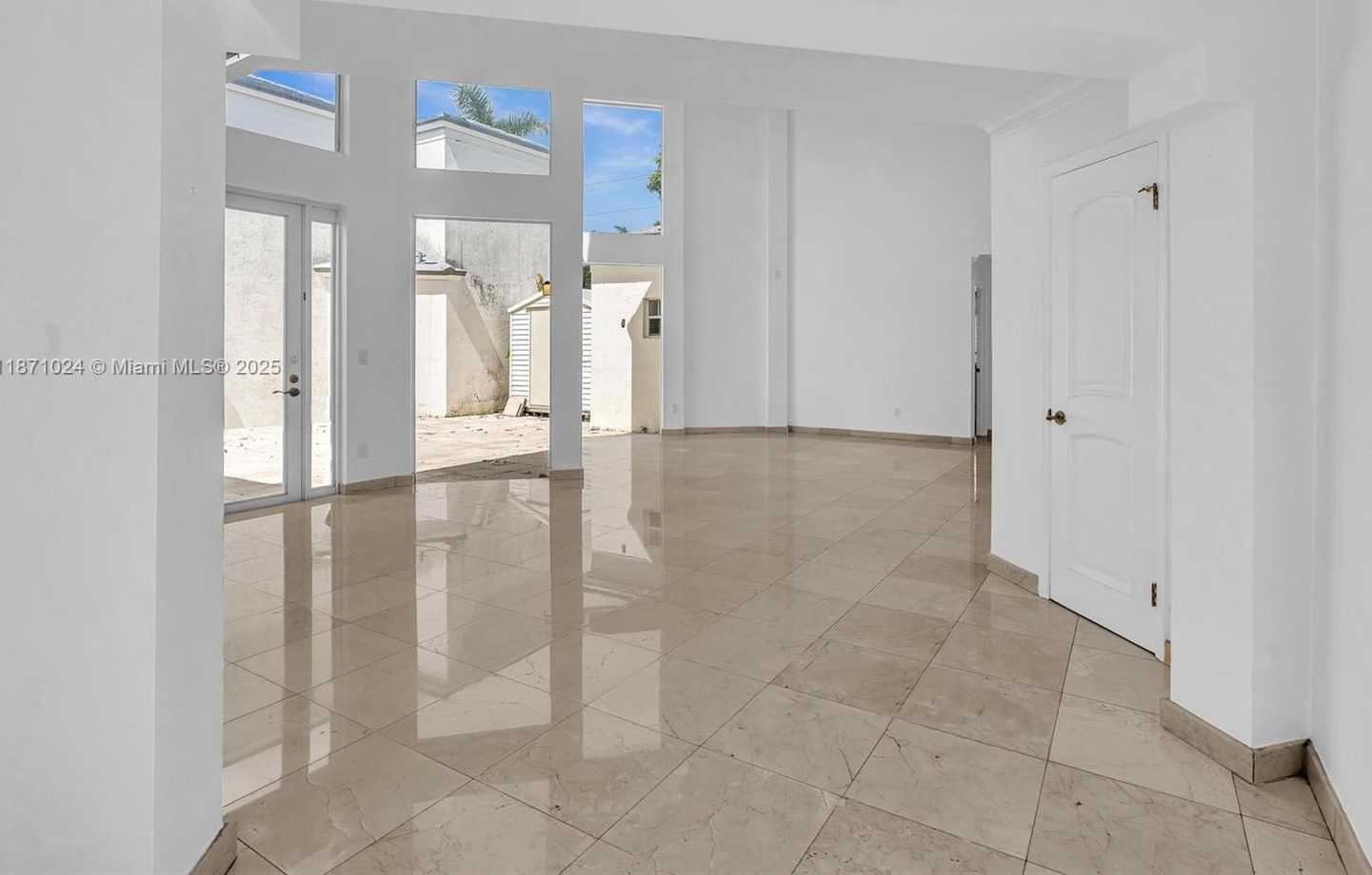 Small Image of 20645 NORTH EAST 25TH PL, Miami Number 3