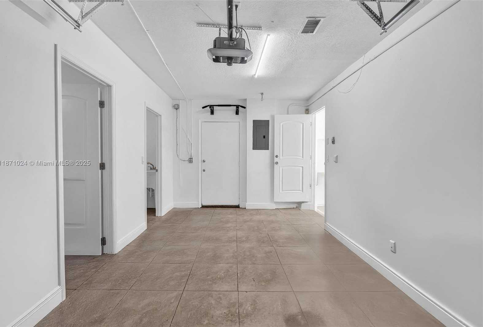 Small Image of 20645 NORTH EAST 25TH PL, Miami Number 32