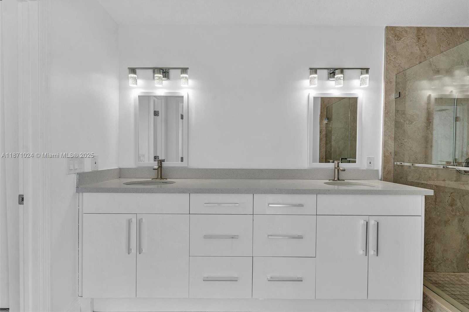 Small Image of 20645 NORTH EAST 25TH PL, Miami Number 35