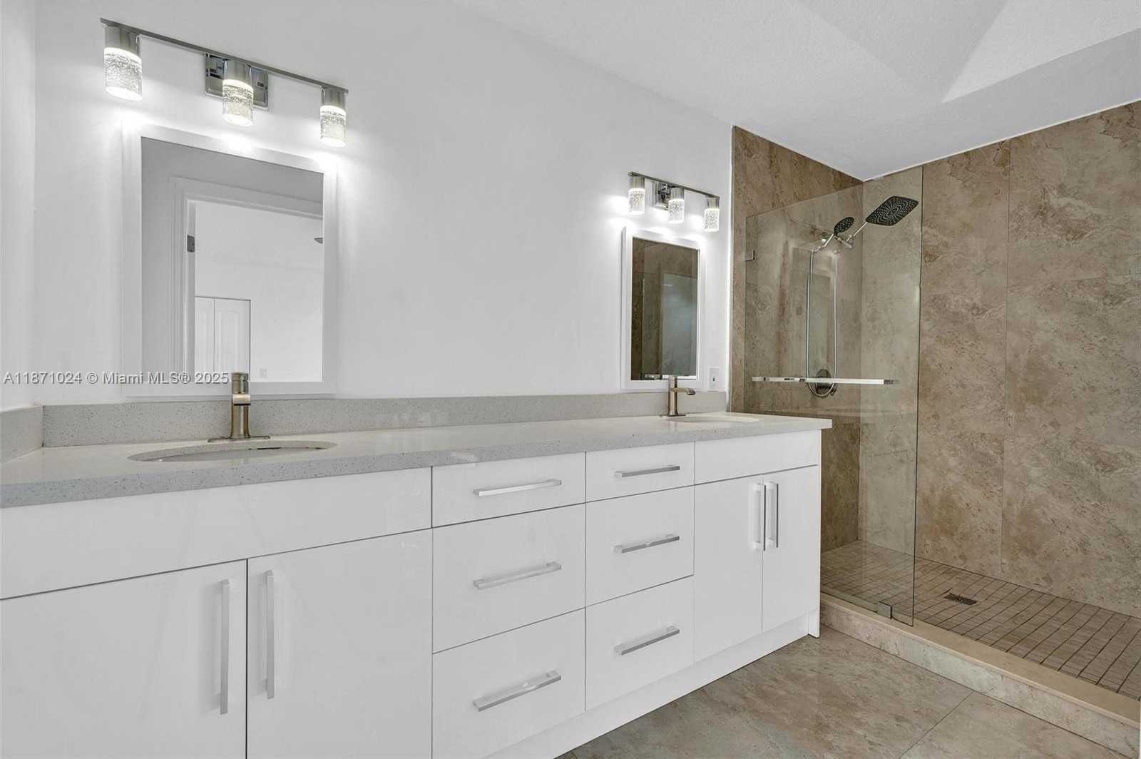 Small Image of 20645 NORTH EAST 25TH PL, Miami Number 36