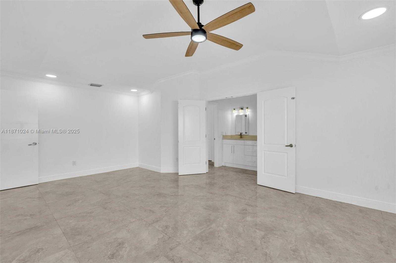 Small Image of 20645 NORTH EAST 25TH PL, Miami Number 38