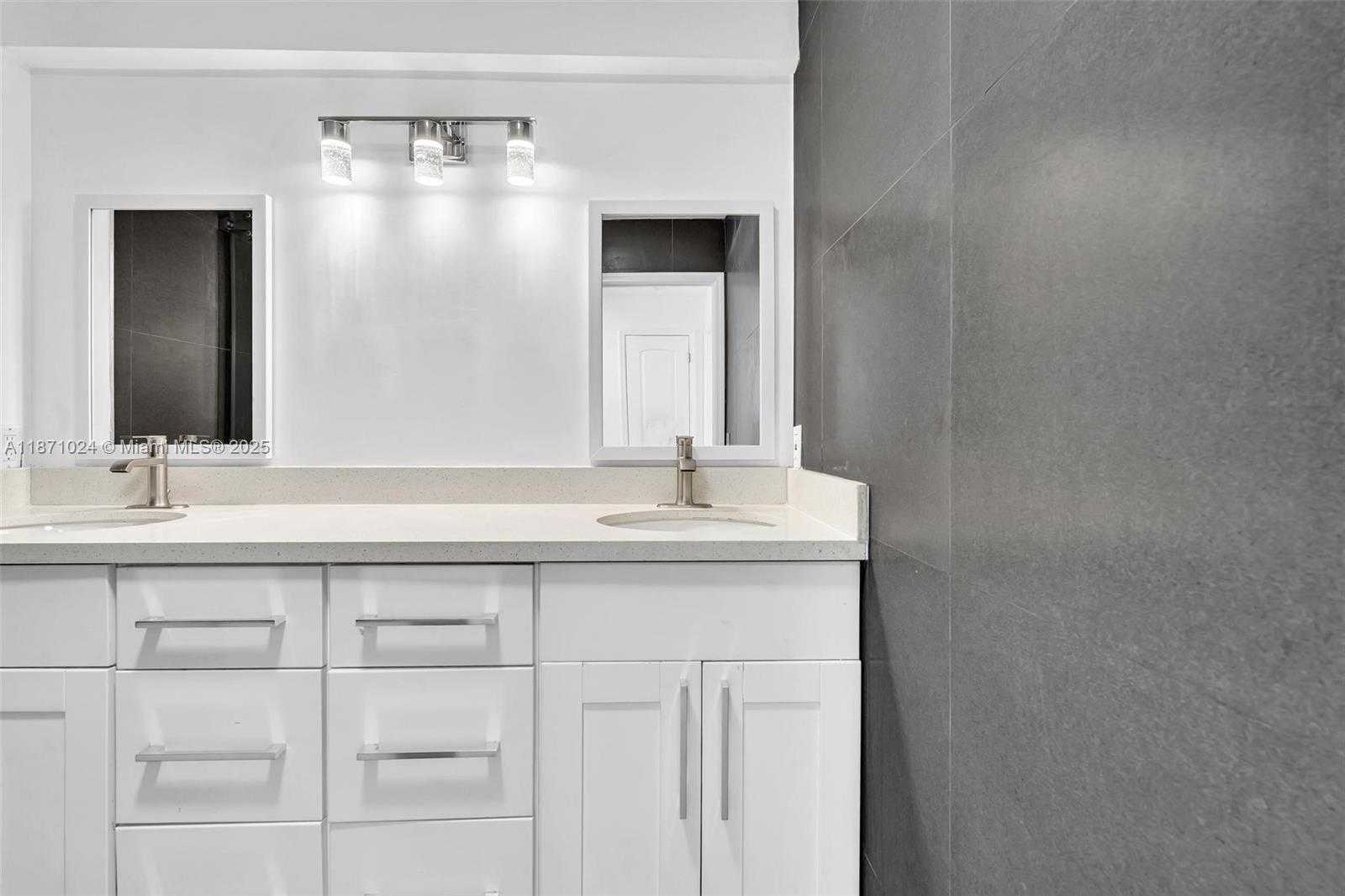 Small Image of 20645 NORTH EAST 25TH PL, Miami Number 47
