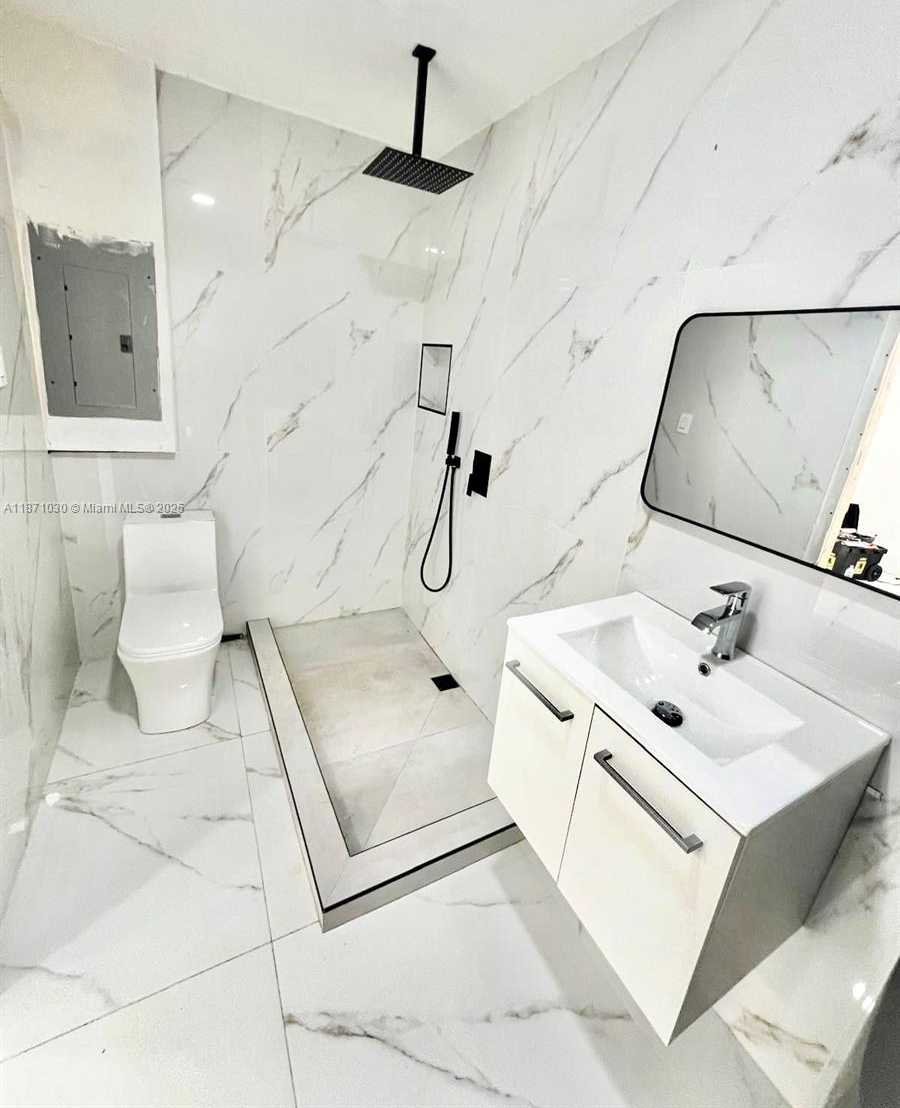 Small Image of 17803 SOUTH WEST 152ND PL, Miami Number 7
