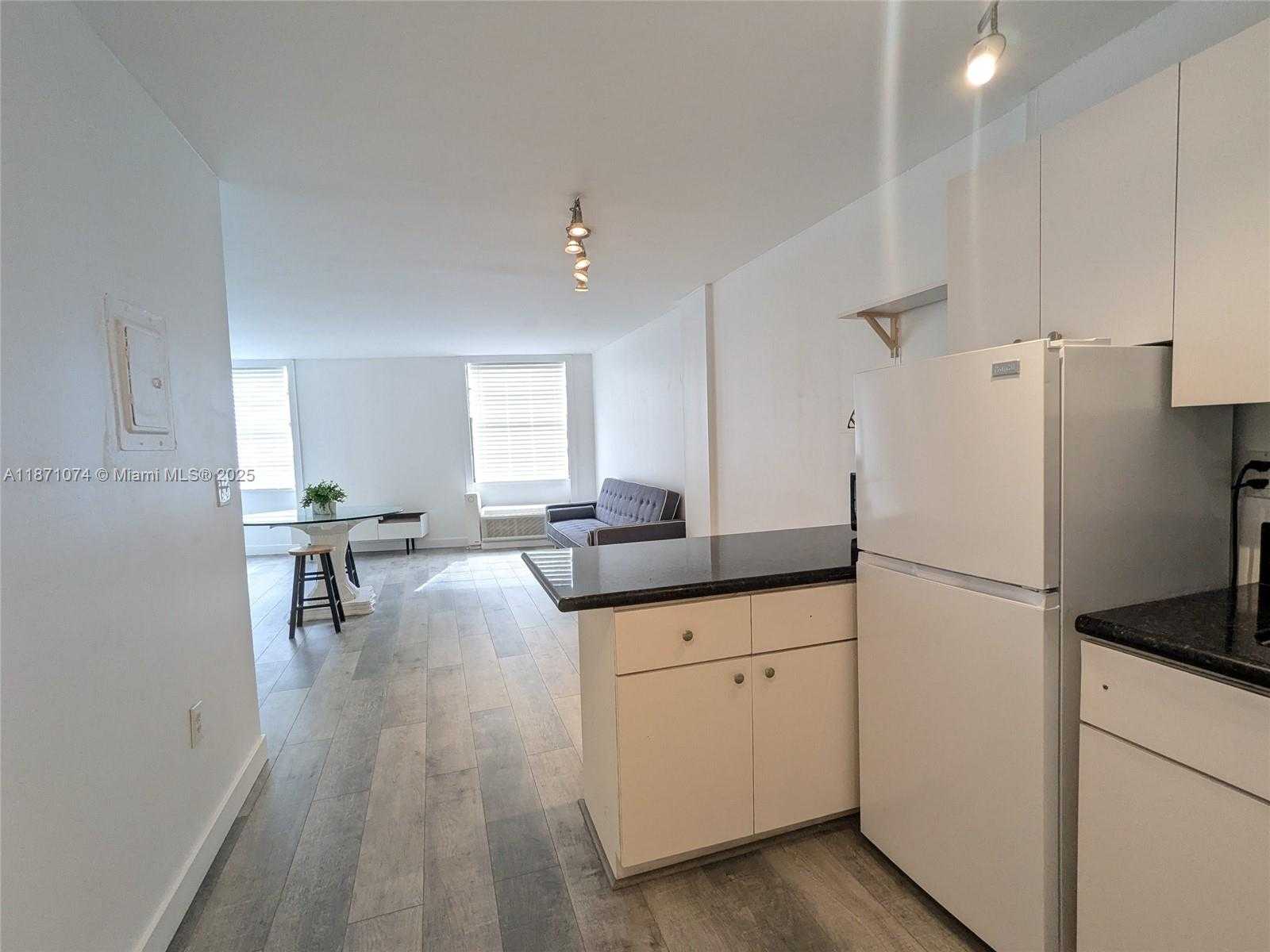 Small Image of 710 WASHINGTON AVE #322, Miami Beach Number 2
