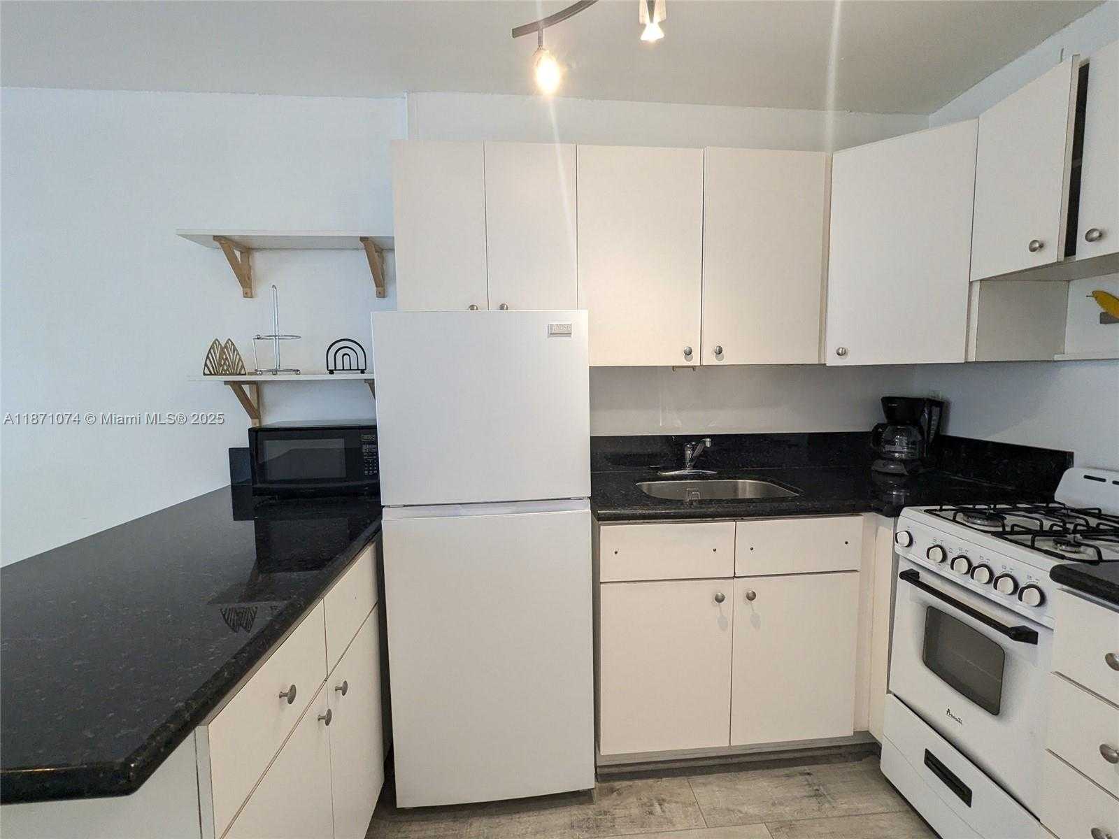 Small Image of 710 WASHINGTON AVE #322, Miami Beach Number 3