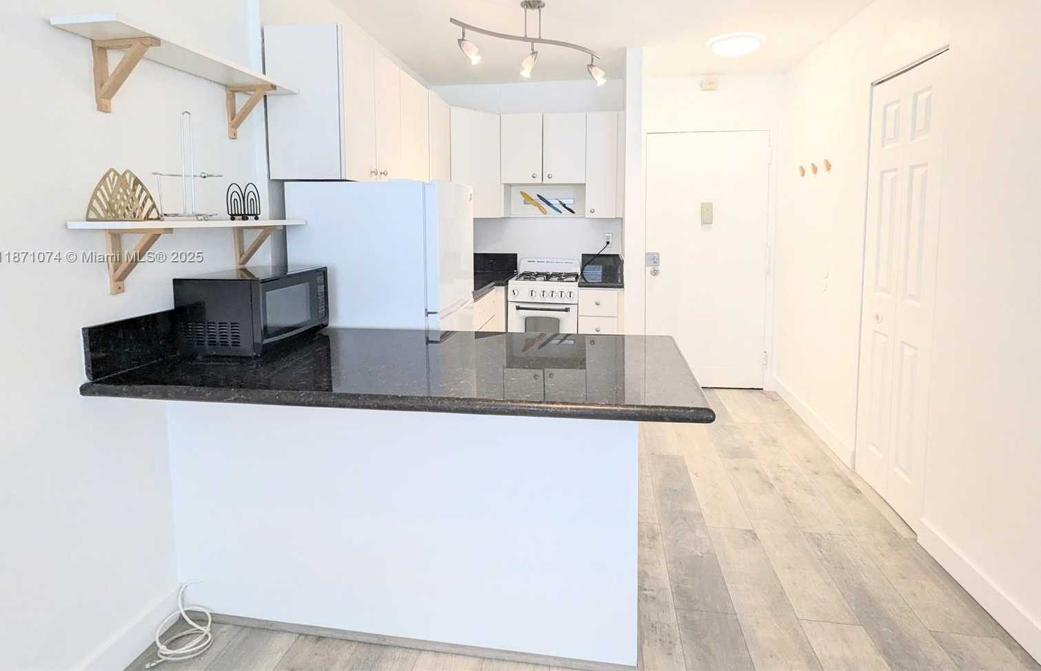 Small Image of 710 WASHINGTON AVE #322, Miami Beach Number 4
