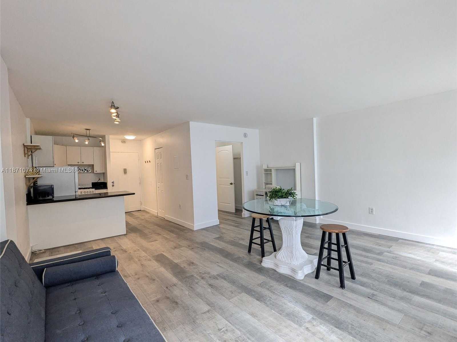 Small Image of 710 WASHINGTON AVE #322, Miami Beach Number 8