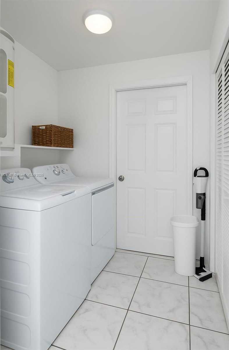 Small Image of 2321 ISLAND DR, Miramar Number 9