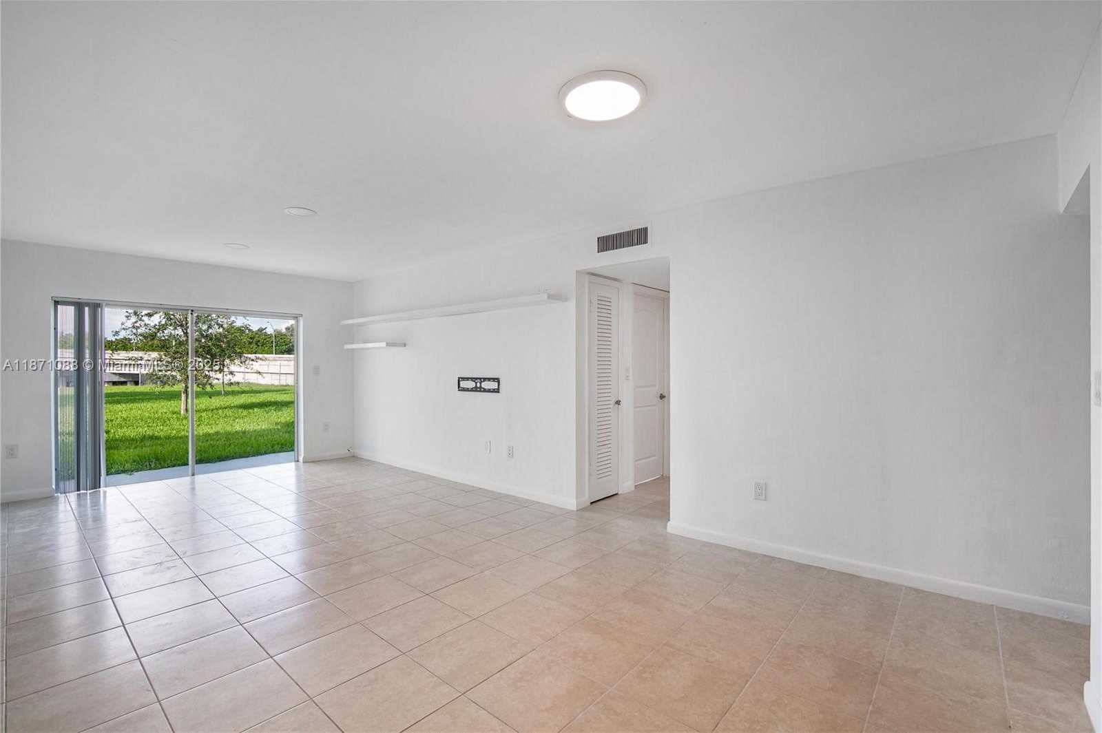 Small Image of 7660 SOUTH WEST 82ND ST #H110, Miami Number 4