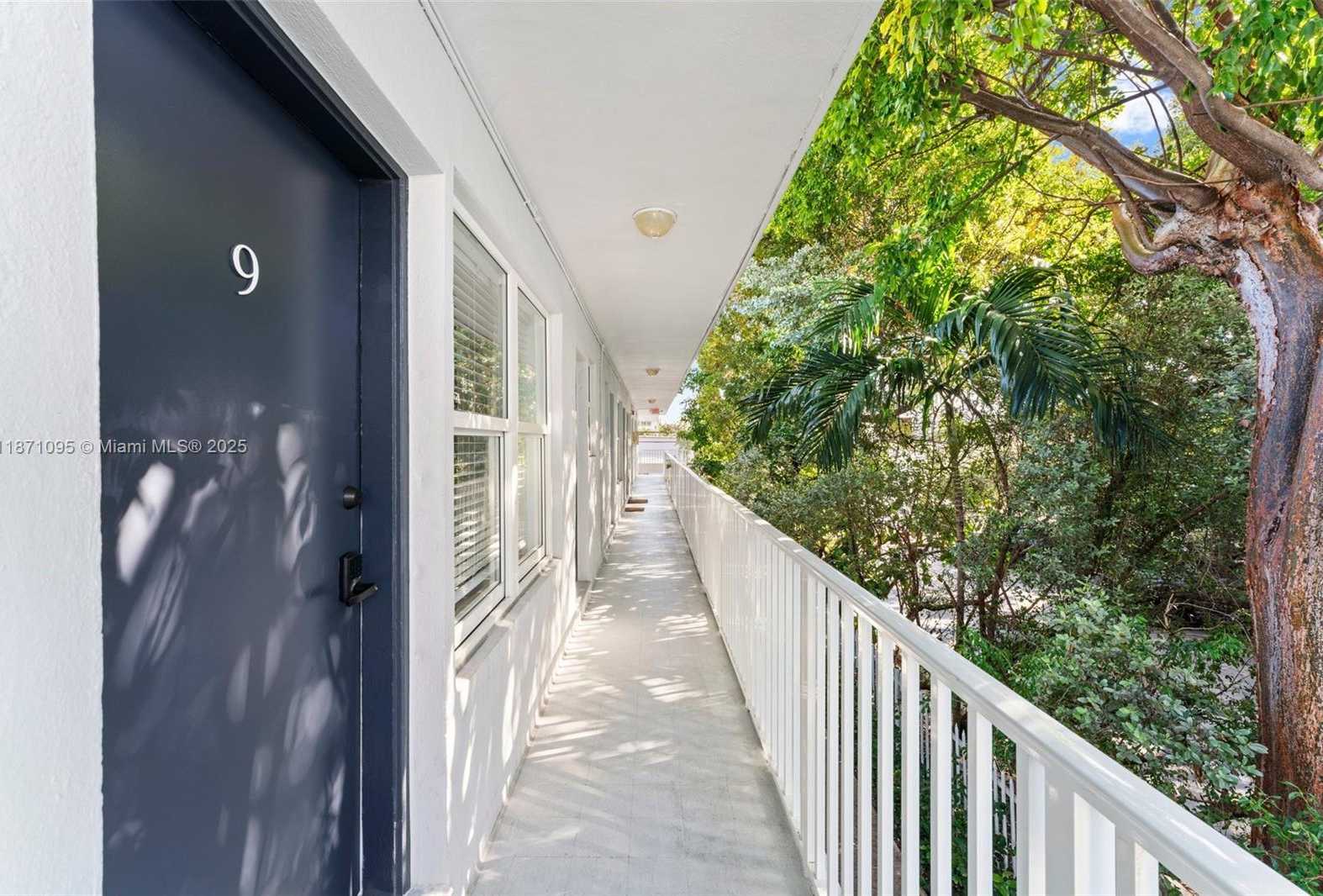 Small Image of 1515 WEST AVE #9, Miami Beach Number 4