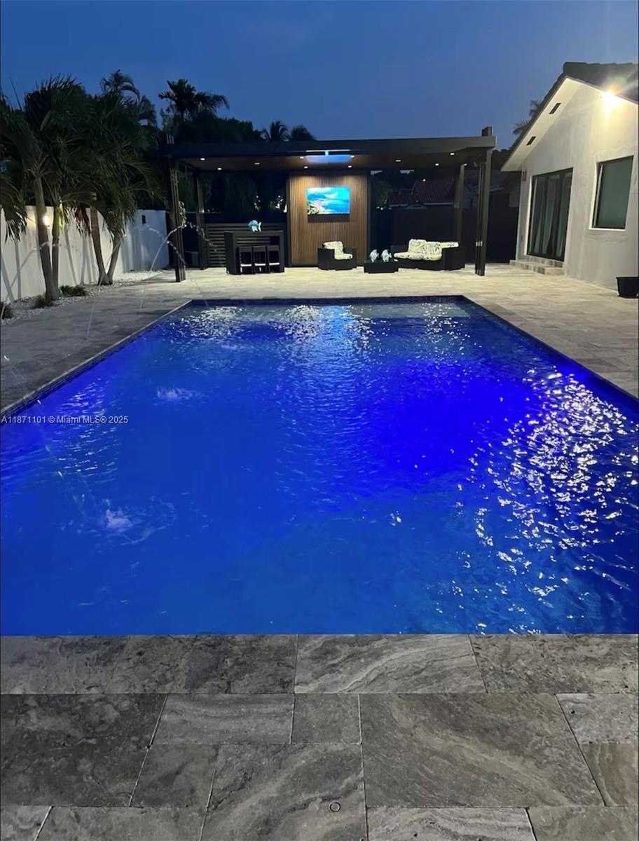 Small Image of 6201 SOUTH WEST 107TH AVE, Miami Number 10