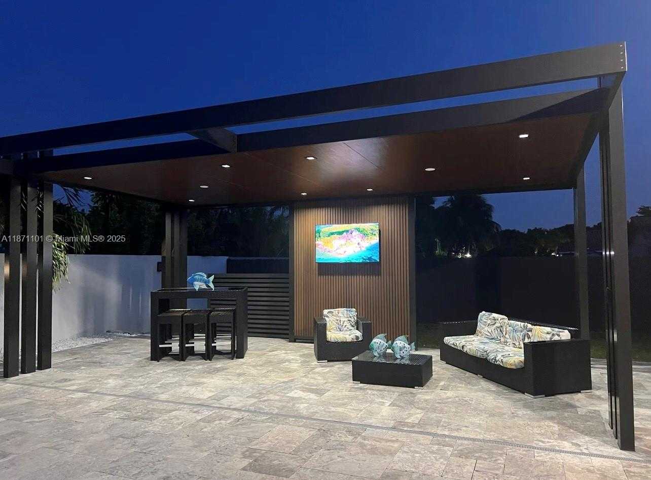 Small Image of 6201 SOUTH WEST 107TH AVE, Miami Number 13