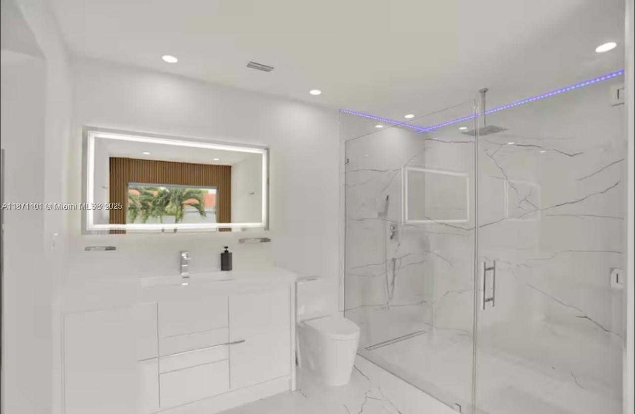 Small Image of 6201 SOUTH WEST 107TH AVE, Miami Number 29