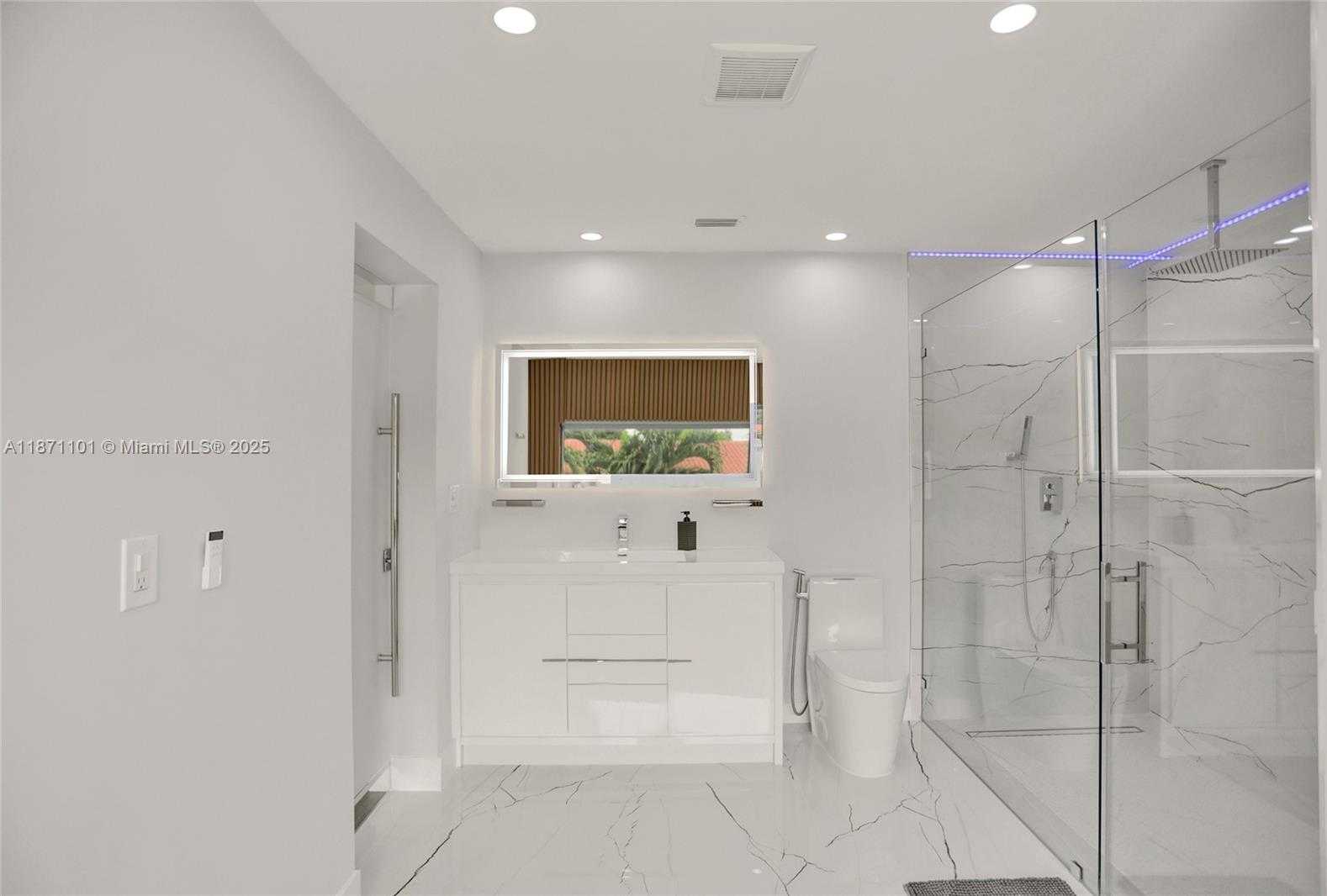 Small Image of 6201 SOUTH WEST 107TH AVE, Miami Number 30