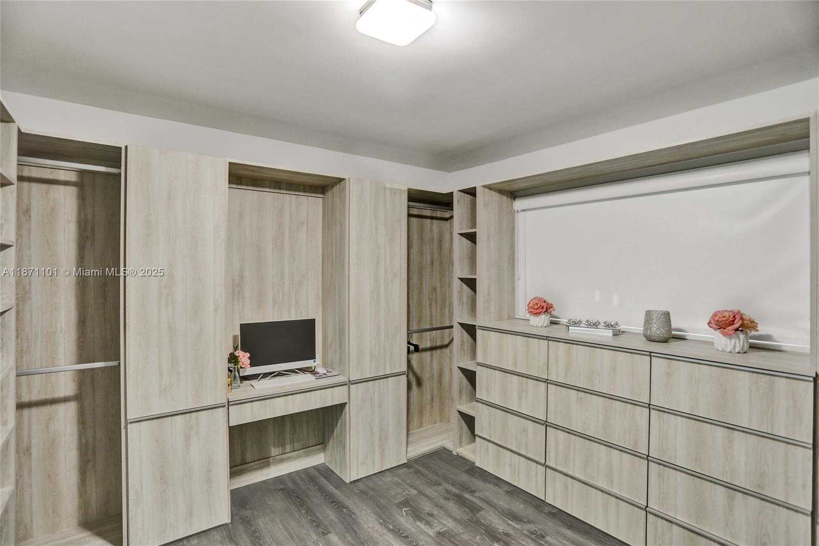 Small Image of 6201 SOUTH WEST 107TH AVE, Miami Number 32
