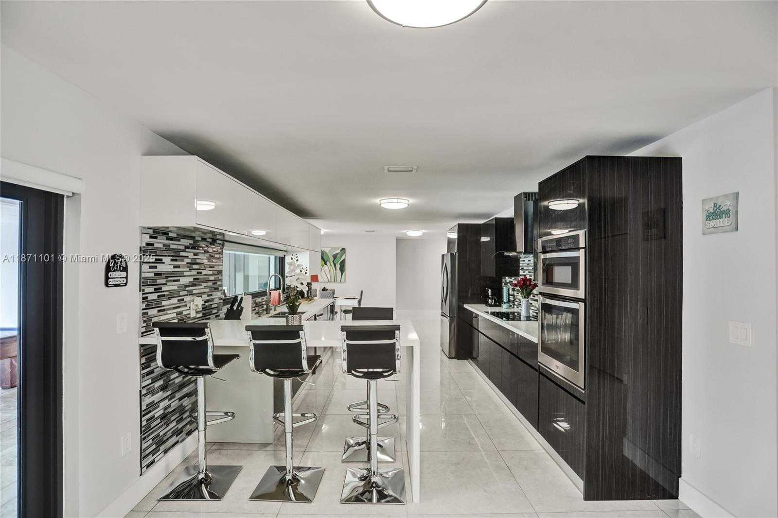 Small Image of 6201 SOUTH WEST 107TH AVE, Miami Number 48