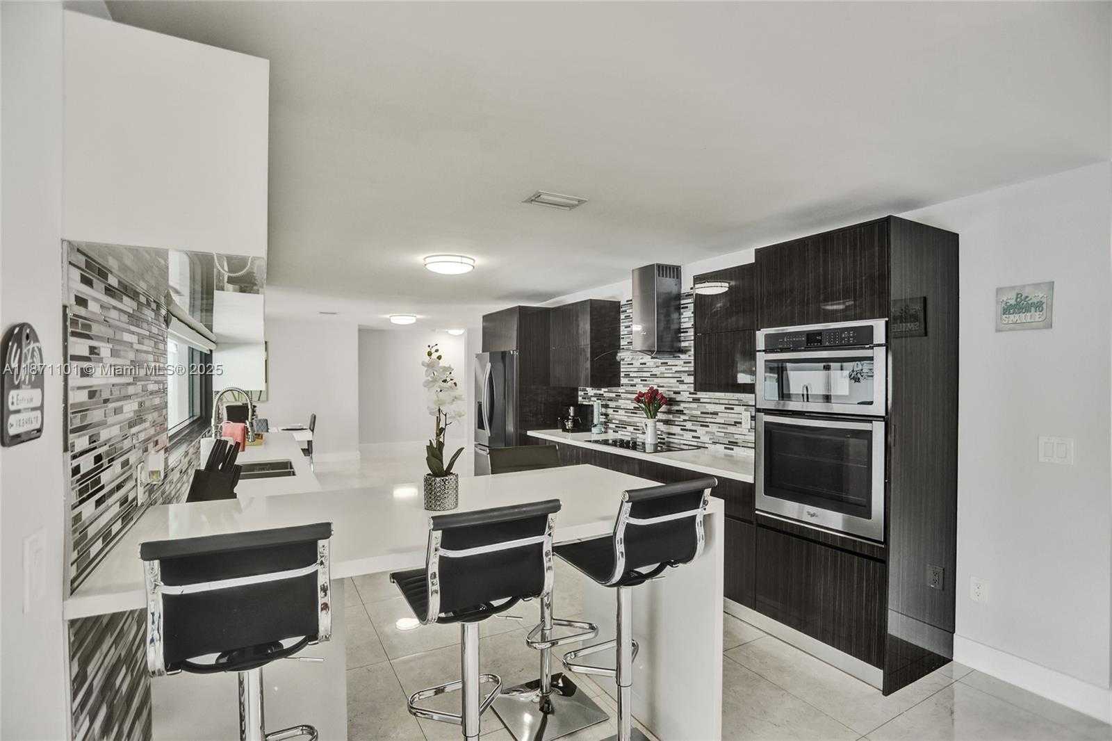 Small Image of 6201 SOUTH WEST 107TH AVE, Miami Number 49