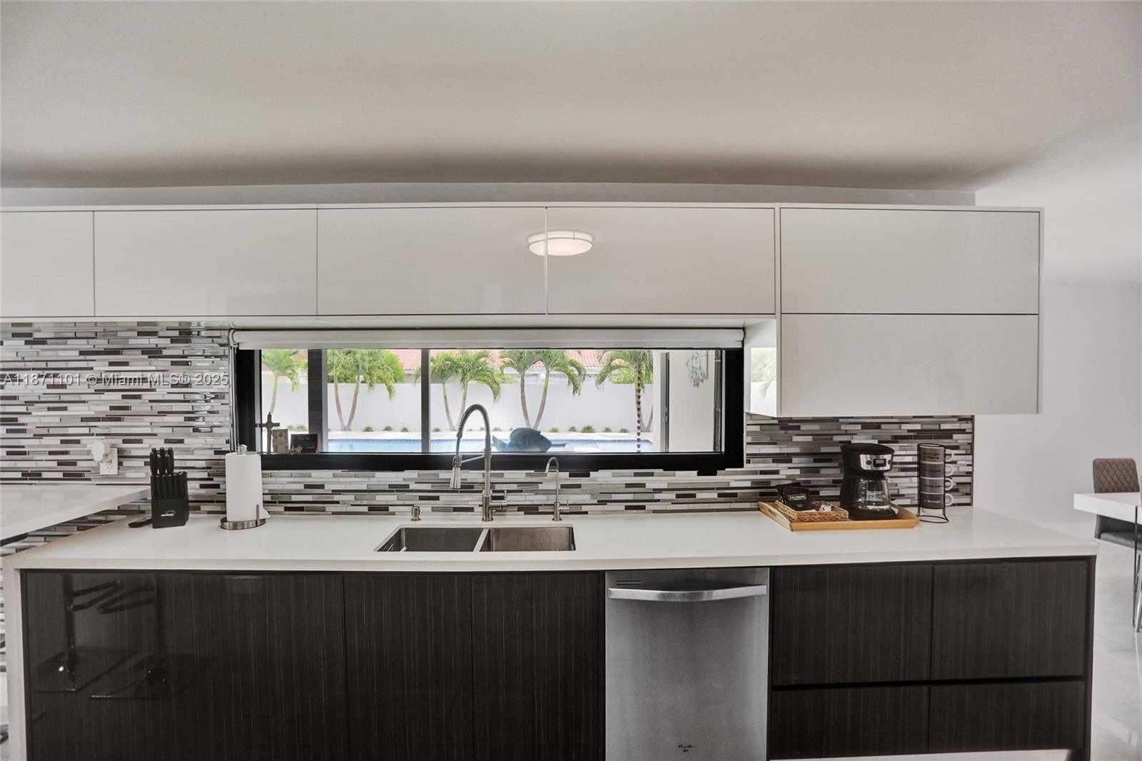 Small Image of 6201 SOUTH WEST 107TH AVE, Miami Number 54