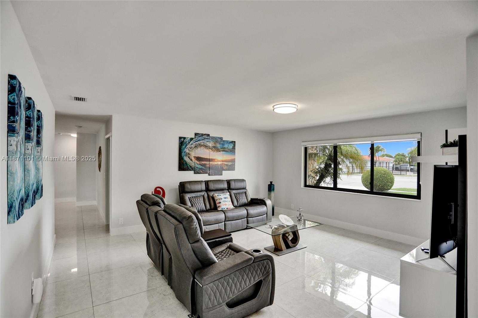 Small Image of 6201 SOUTH WEST 107TH AVE, Miami Number 67