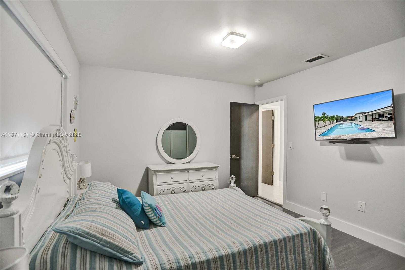 Small Image of 6201 SOUTH WEST 107TH AVE, Miami Number 76