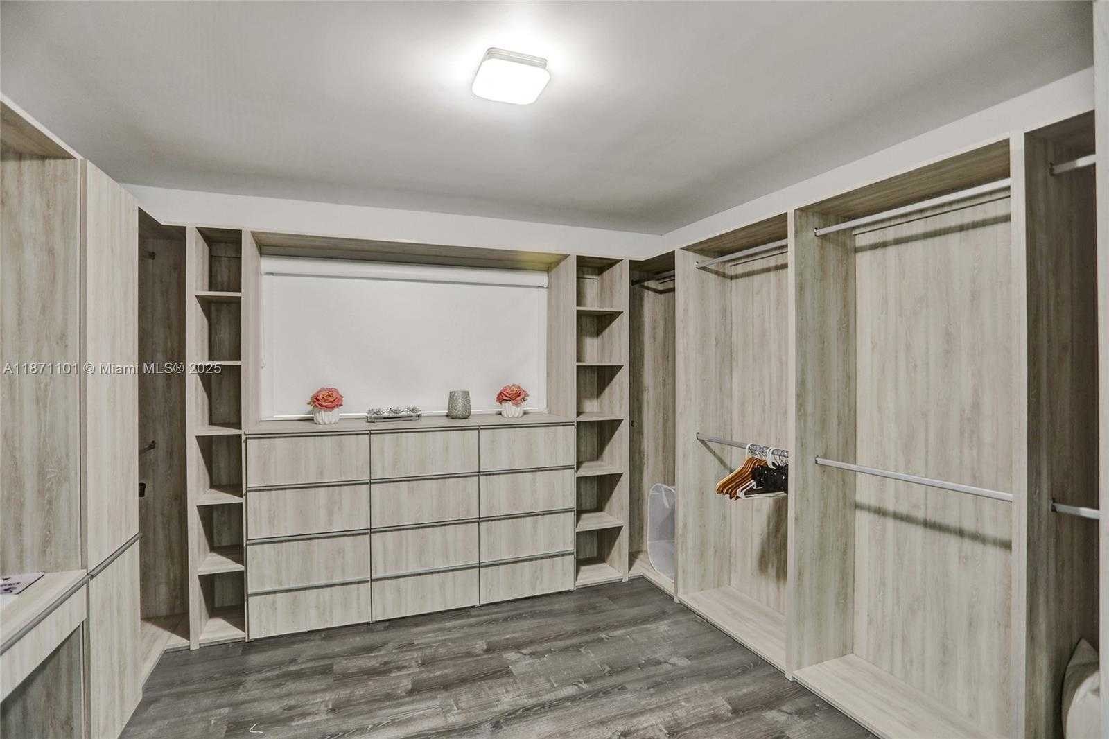 Small Image of 6201 SOUTH WEST 107TH AVE, Miami Number 81