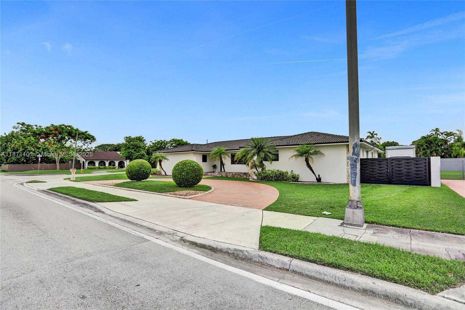 Small Image of 6201 SOUTH WEST 107TH AVE, Miami Number 94