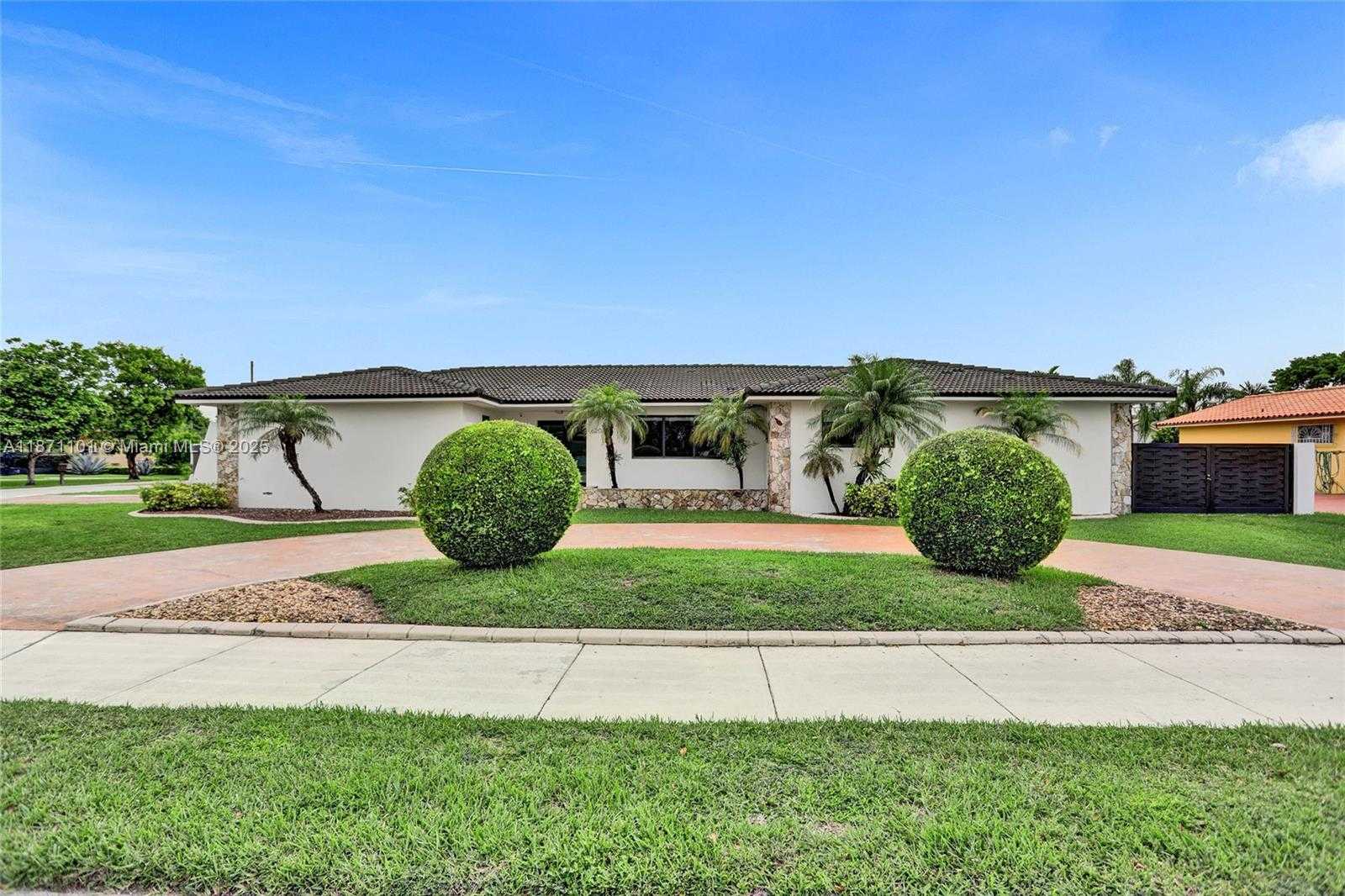 Small Image of 6201 SOUTH WEST 107TH AVE, Miami Number 96