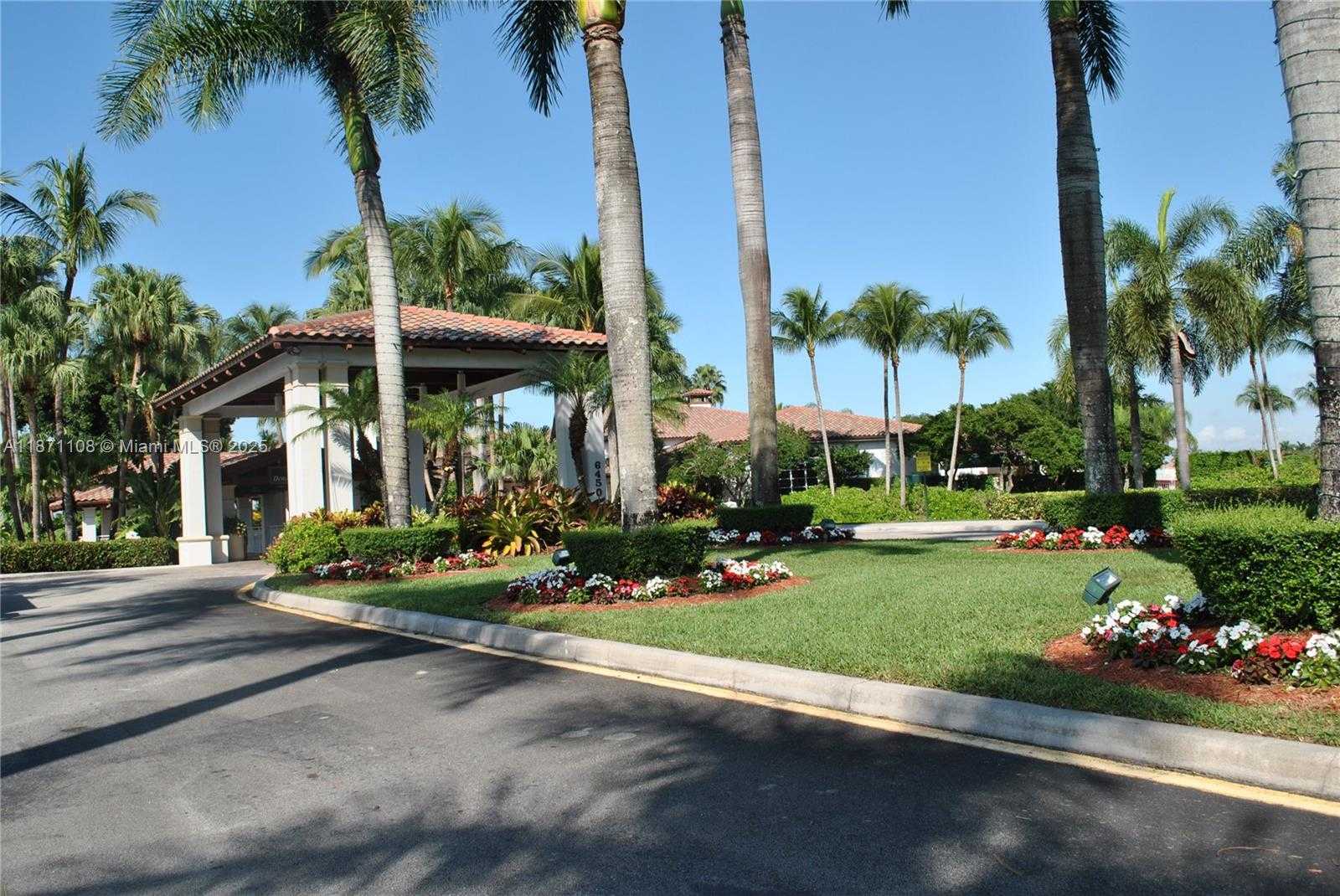 Small Image of 6672 NORTH WEST 107TH CT, Doral Number 15
