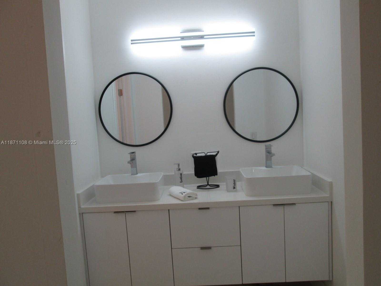 Small Image of 6672 NORTH WEST 107TH CT, Doral Number 8