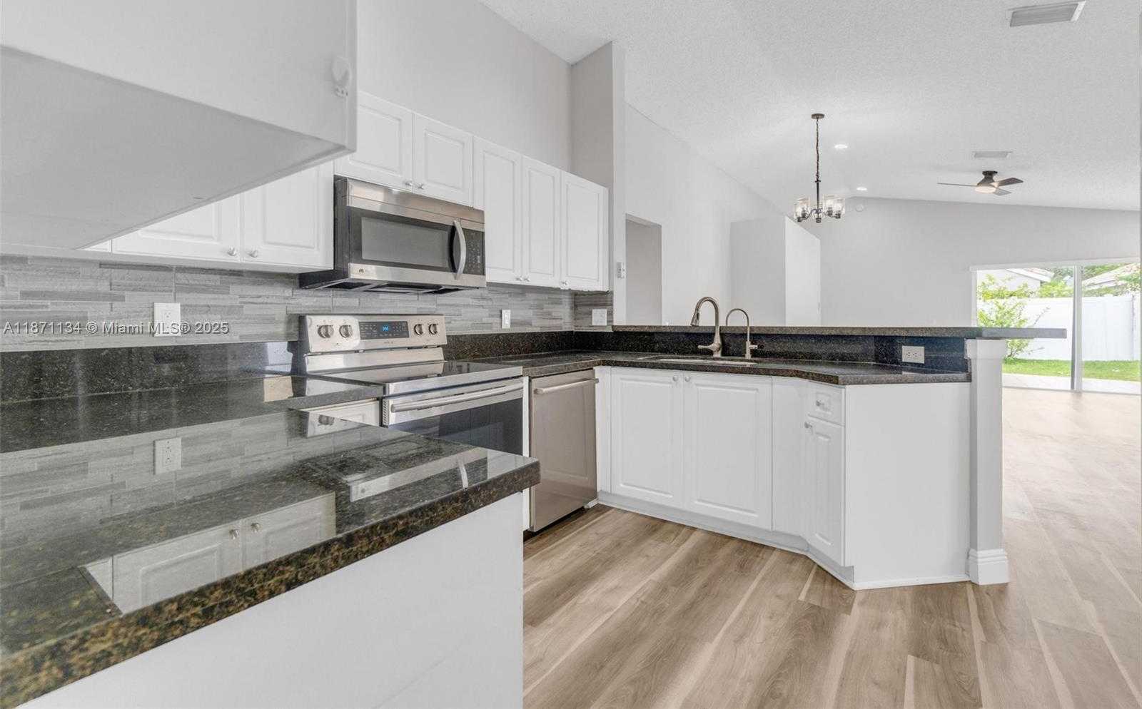 Small Image of 1592 SALERNO CIR, Weston Number 11
