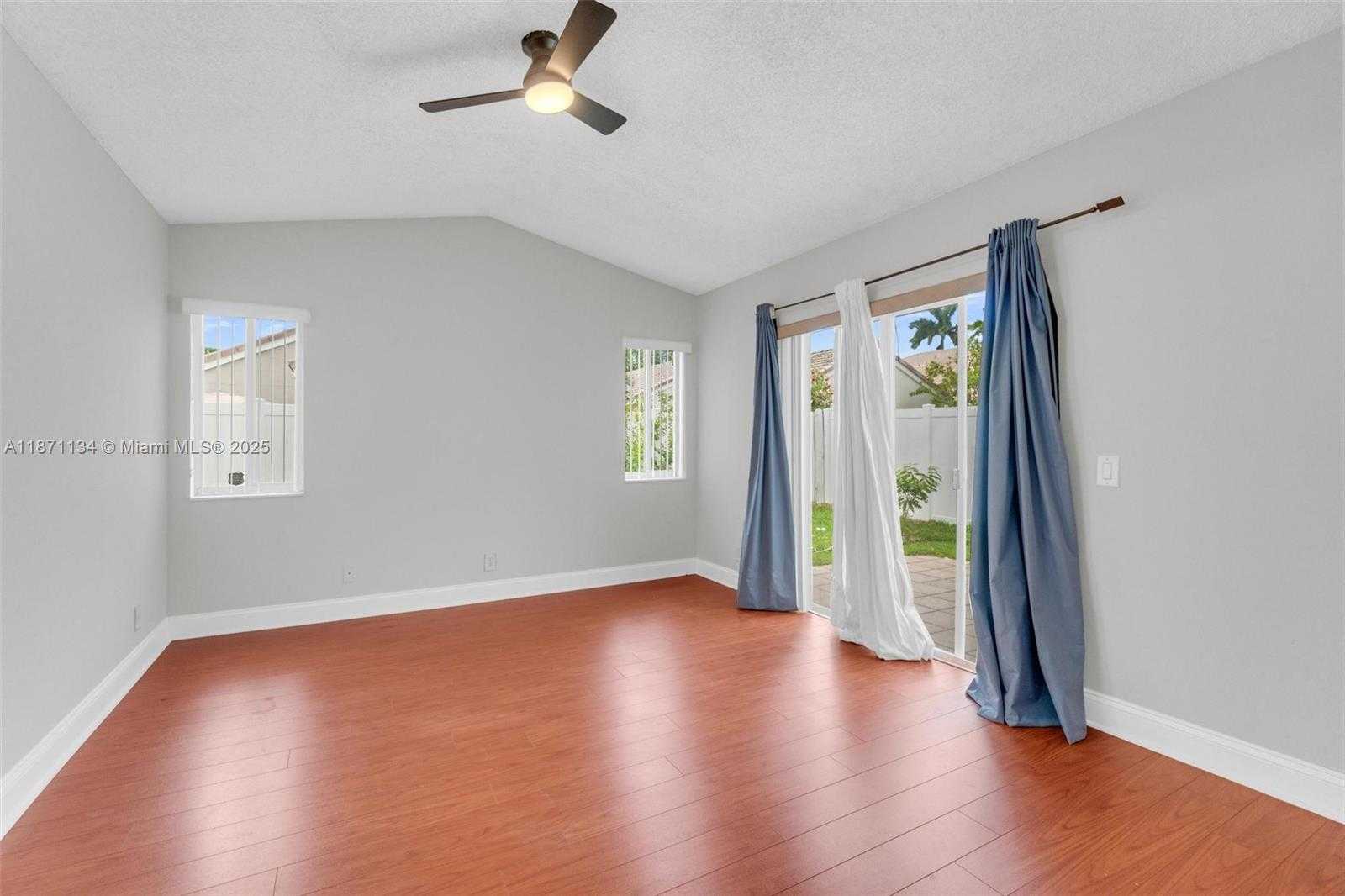 Small Image of 1592 SALERNO CIR, Weston Number 14