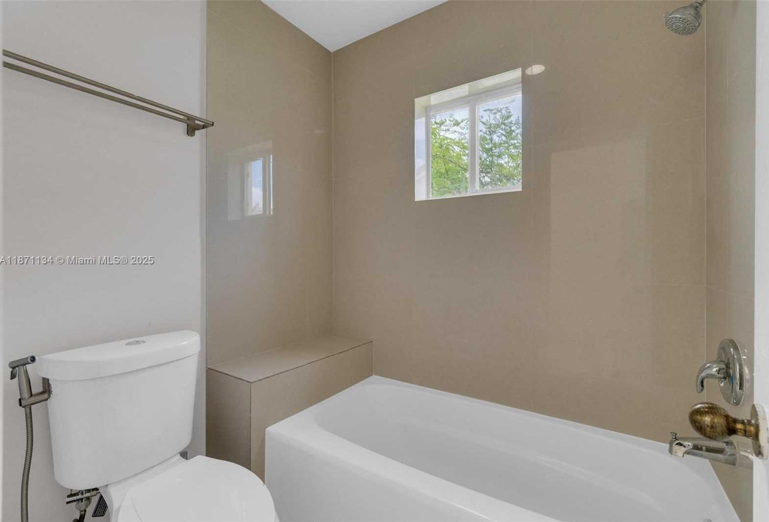 Small Image of 1592 SALERNO CIR, Weston Number 18