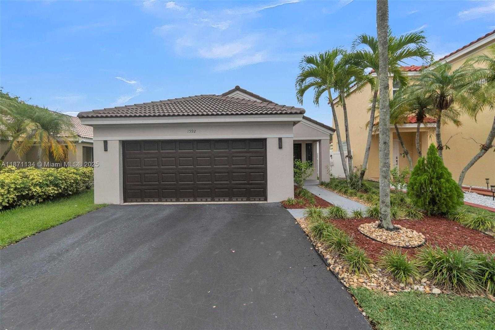Small Image of 1592 SALERNO CIR, Weston Number 2