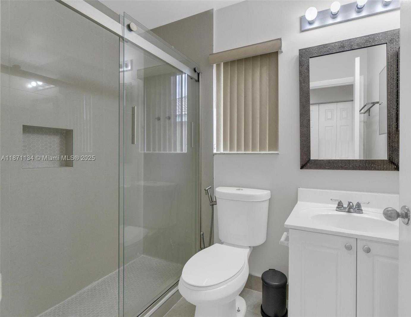 Small Image of 1592 SALERNO CIR, Weston Number 26