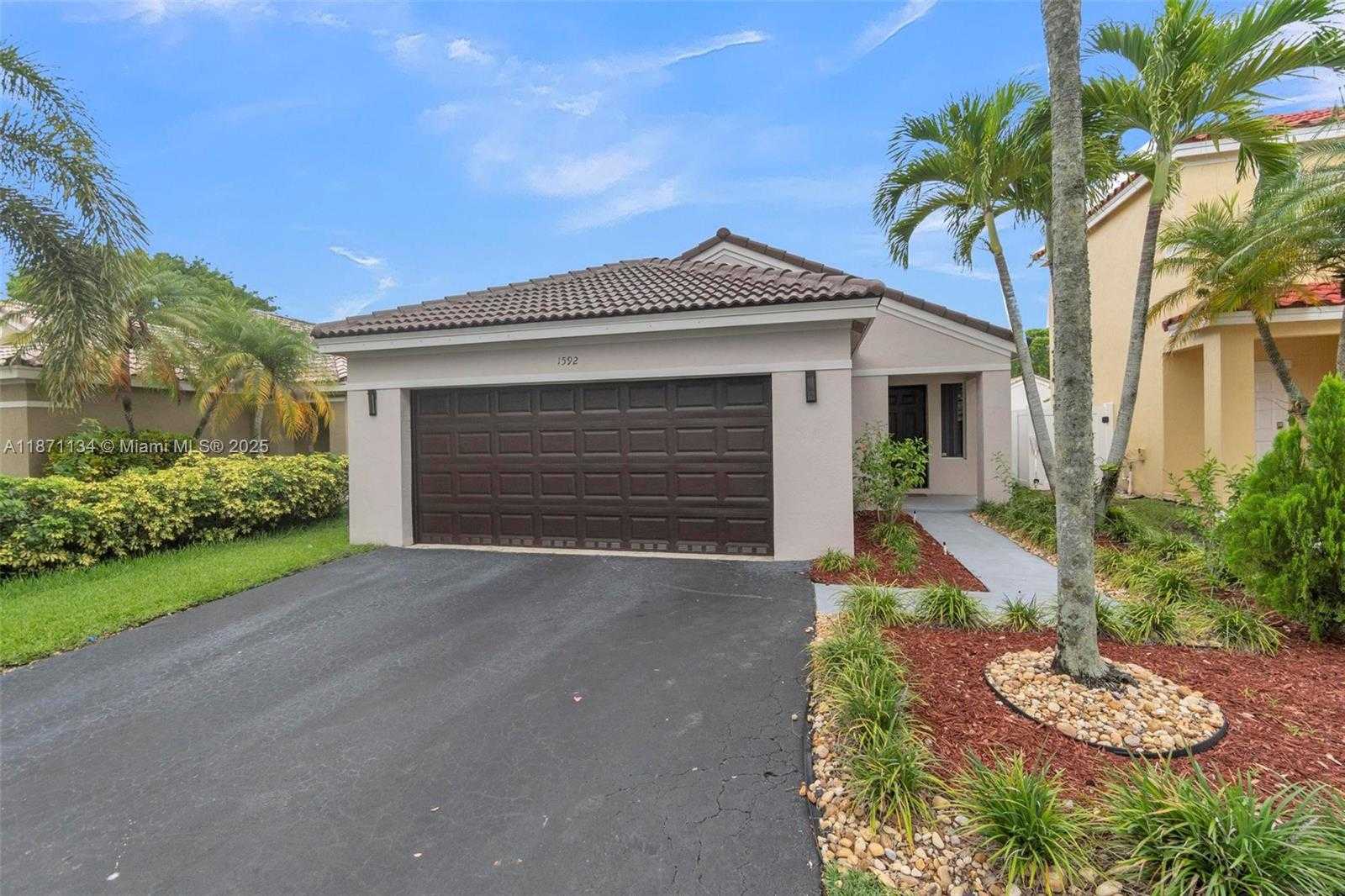 Small Image of 1592 SALERNO CIR, Weston Number 3