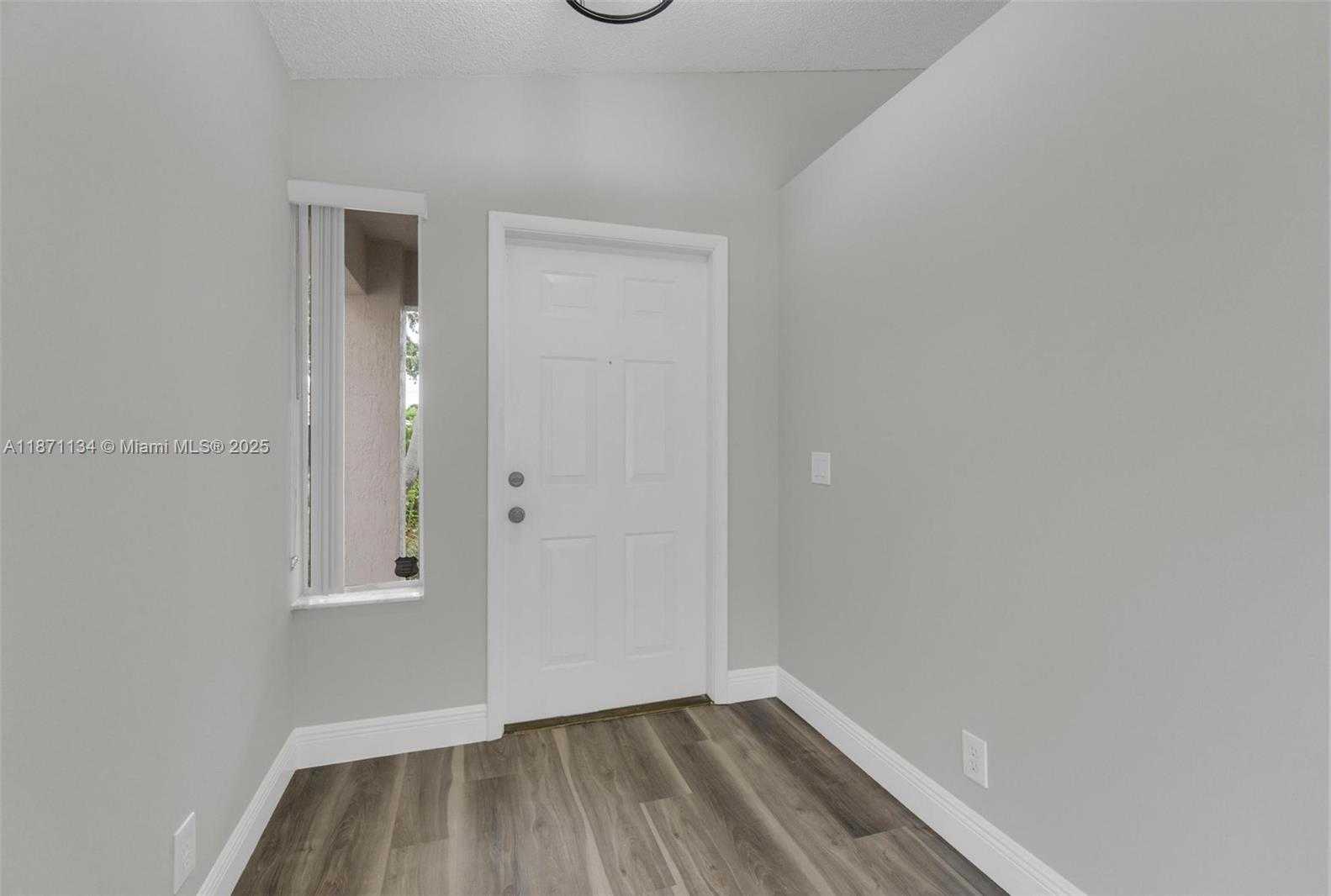 Small Image of 1592 SALERNO CIR, Weston Number 31