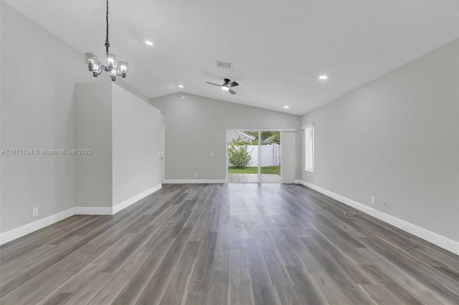 Small Image of 1592 SALERNO CIR, Weston Number 32