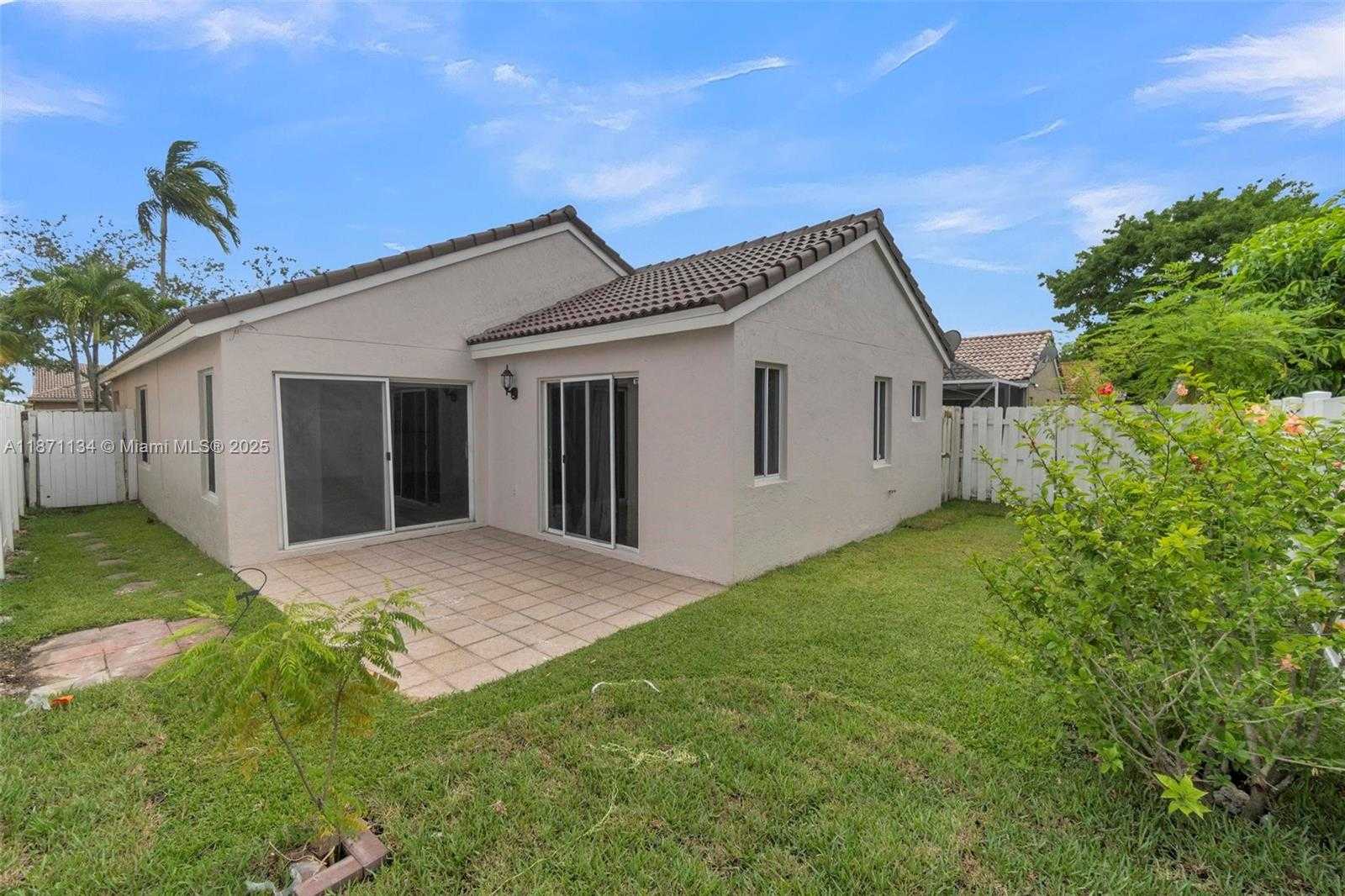 Small Image of 1592 SALERNO CIR, Weston Number 42