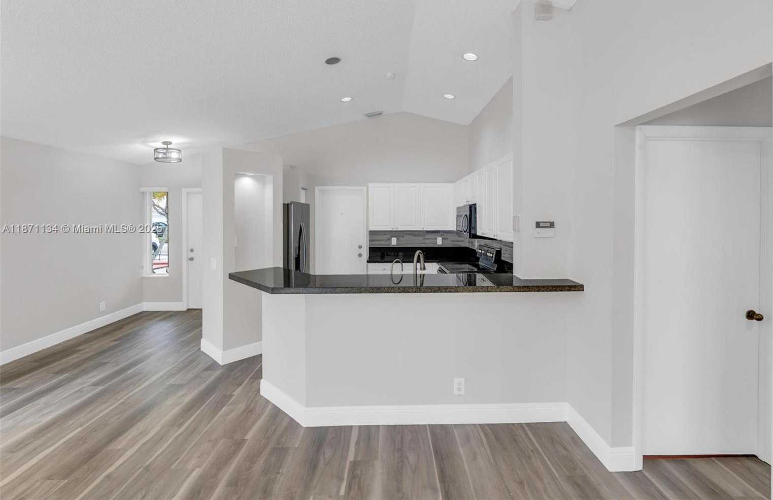 Small Image of 1592 SALERNO CIR, Weston Number 7