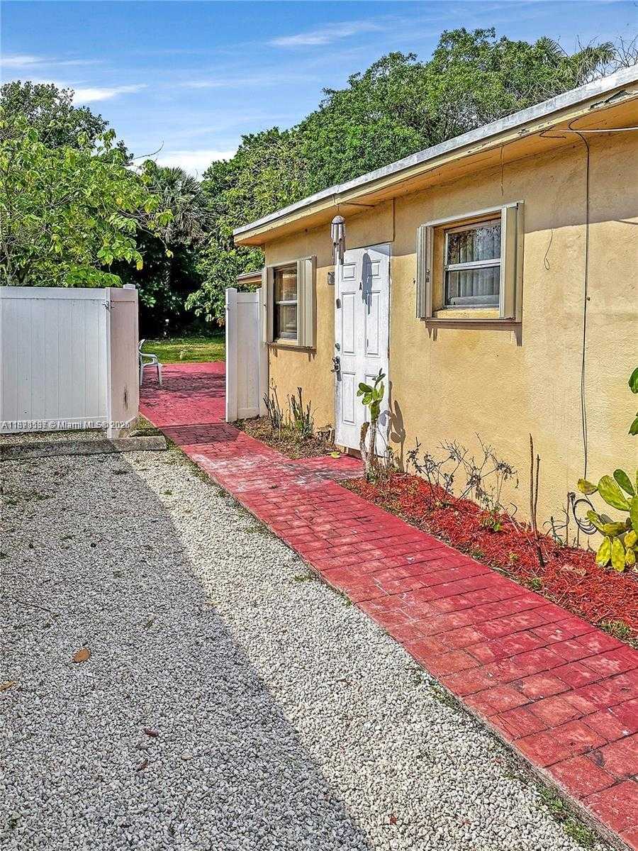 Small Image of 5614 TAYLOR #B, Hollywood Number 14