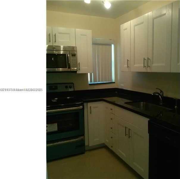 Small Image of 5614 TAYLOR #B, Hollywood Number 6