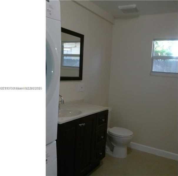 Small Image of 5614 TAYLOR #B, Hollywood Number 9