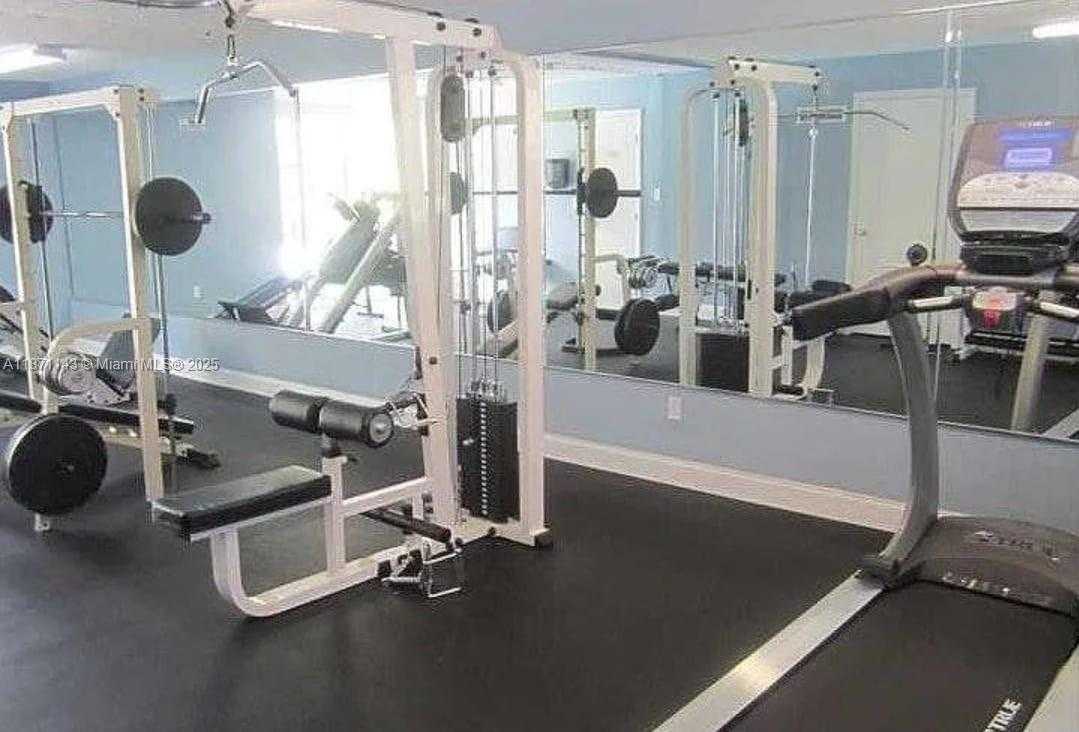 Small Image of 1801 SOUTH TREASURE DR #405, North Bay Village Number 10