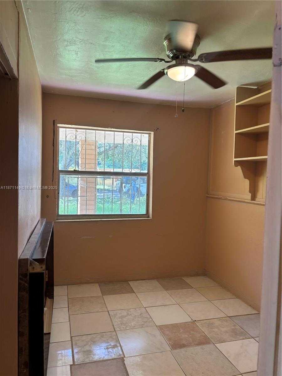 Small Image of 1685 NORTH WEST 133RD ST, North Miami Number 5