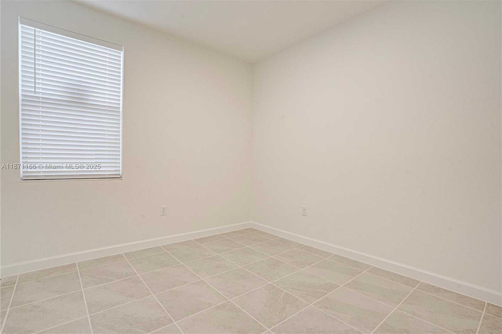 Small Image of 2671 SOUTH EAST 24TH DR, Homestead Number 11
