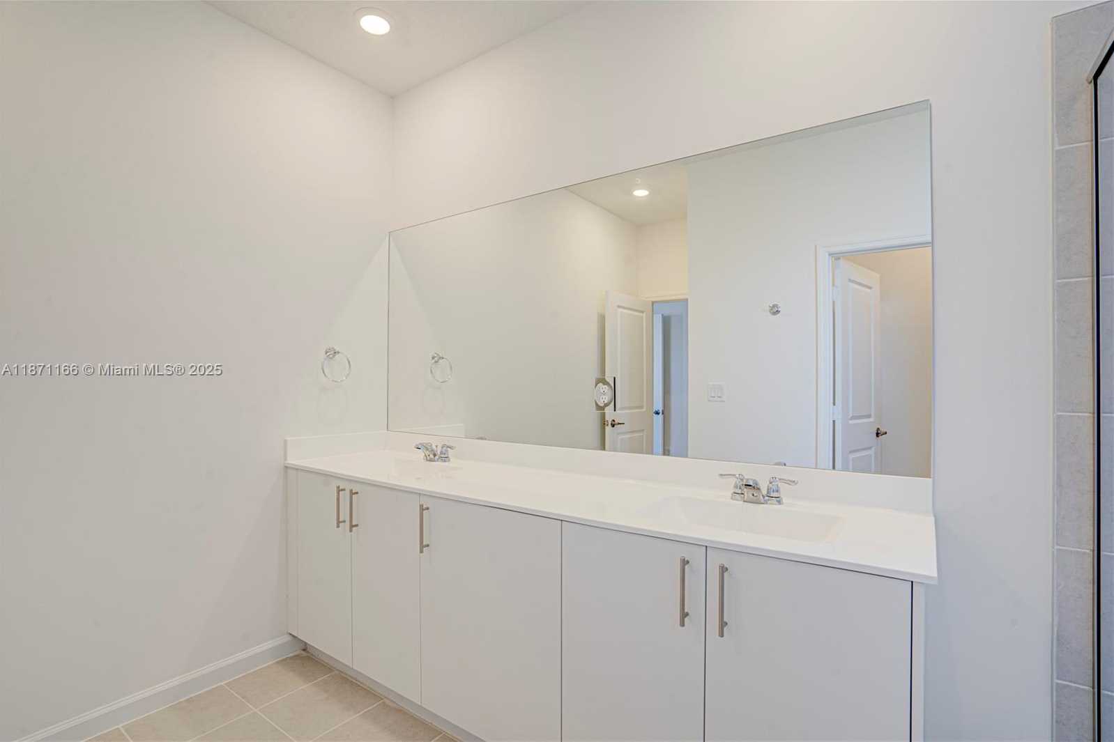 Small Image of 2671 SOUTH EAST 24TH DR, Homestead Number 19