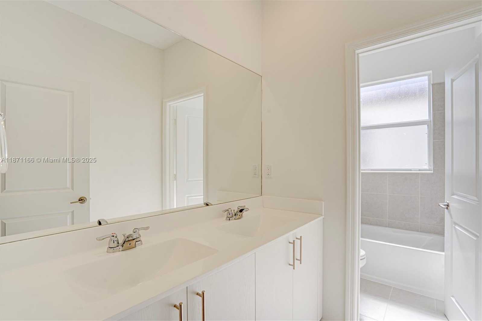 Small Image of 2671 SOUTH EAST 24TH DR, Homestead Number 23