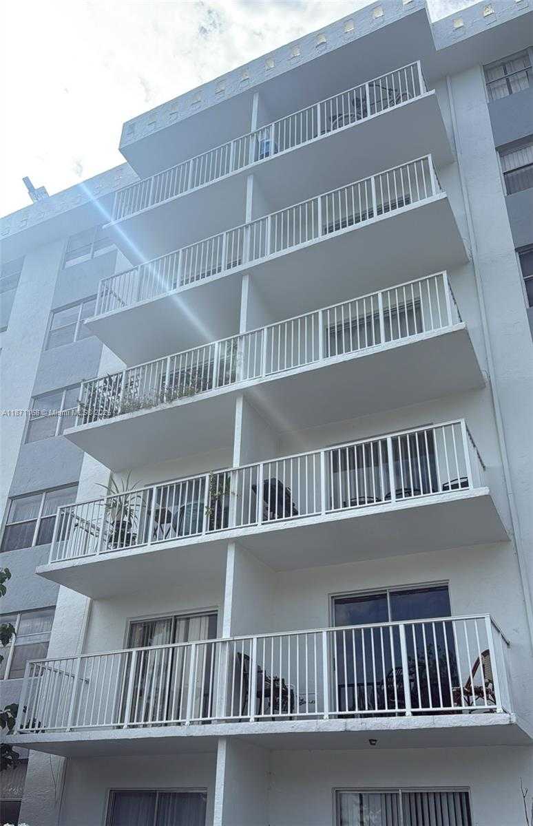 Small Image of 16465 NORTH EAST 22ND AVE #617, North Miami Beach Number 5